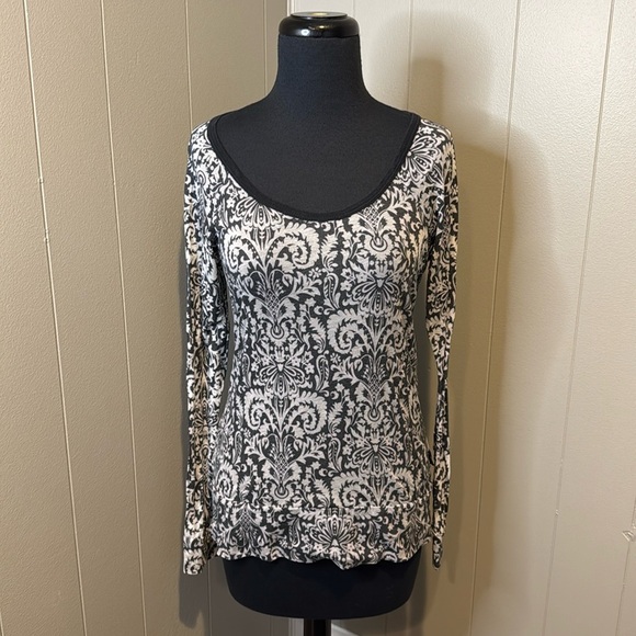 Women's Medium PRANA Black Semi Sheer Long Sleeve Top Paisley - Picture 1 of 6